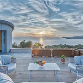 6 bedroom villa with pool and roof terrace, Sveti Stefan, sleeps 12